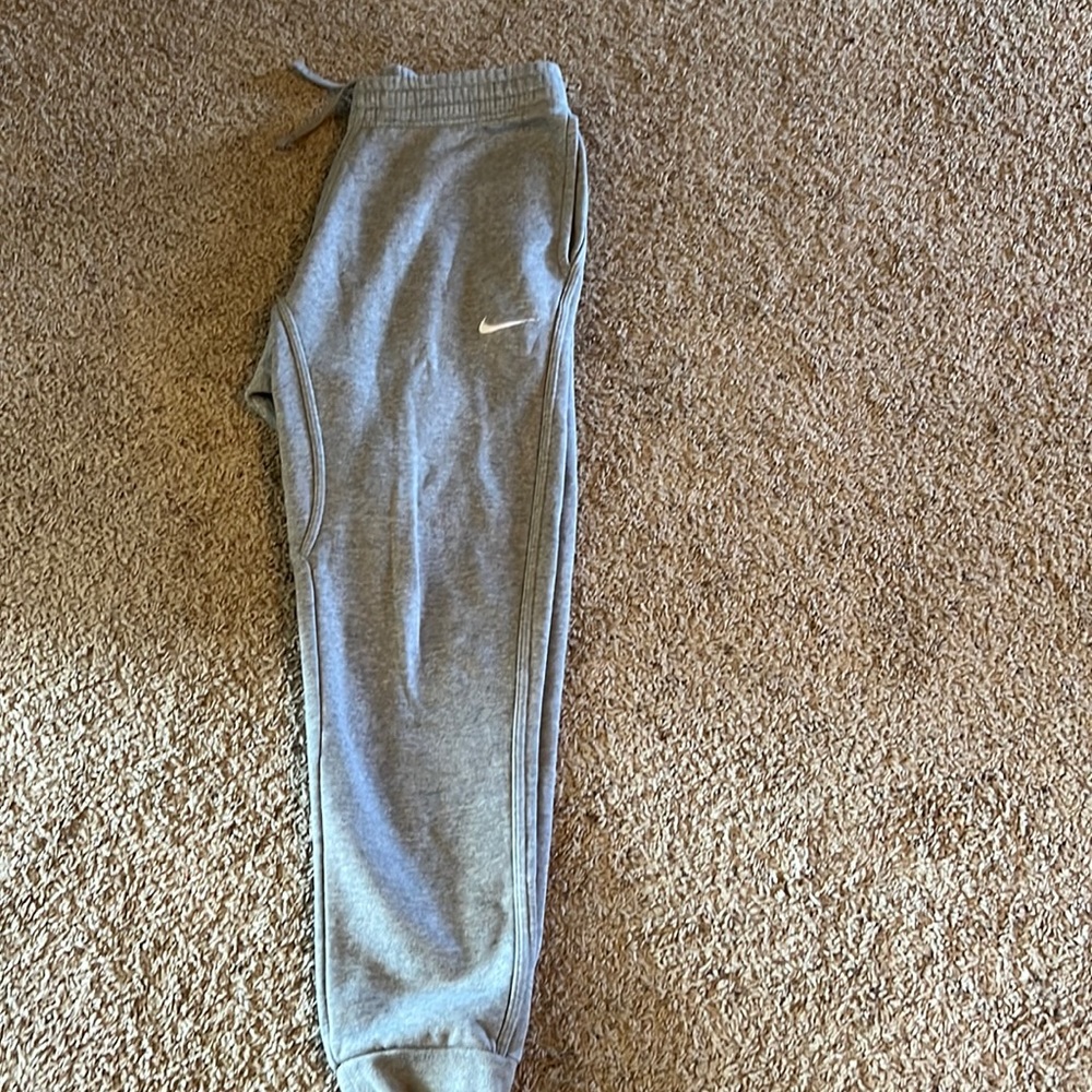 Men’s medium Nike joggers. Gray.